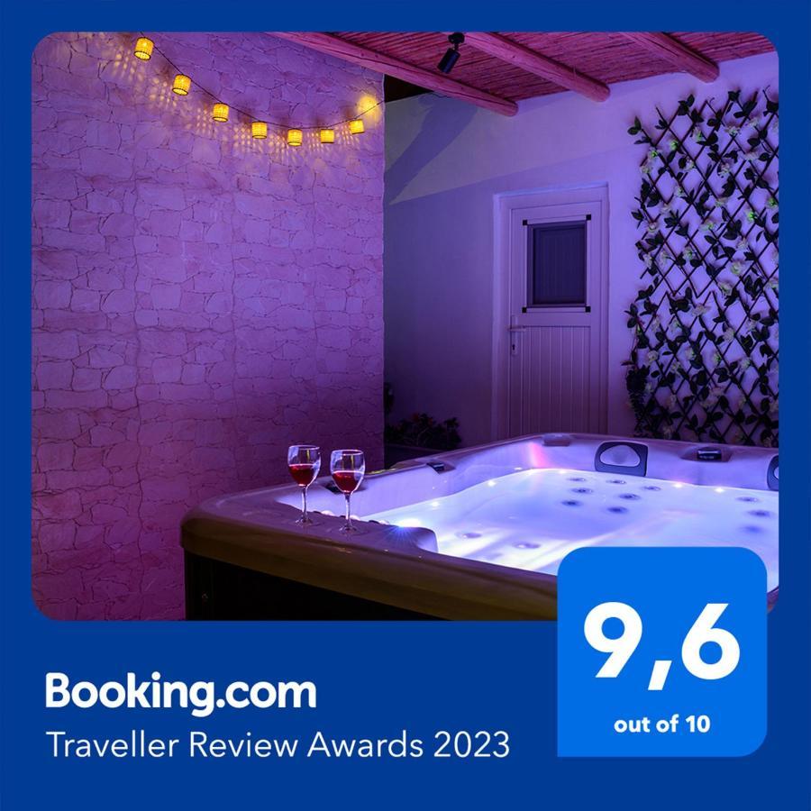 Heart Of Oia - Private House With Jacuzzi Appartement Buitenkant foto